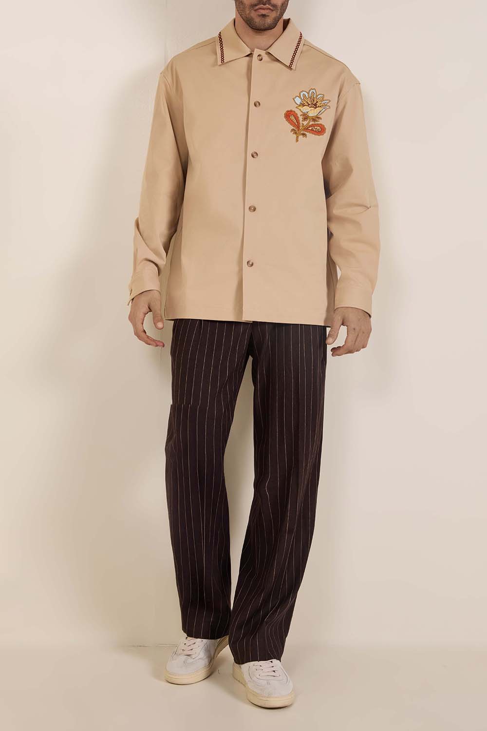 חולצה מכופתרת